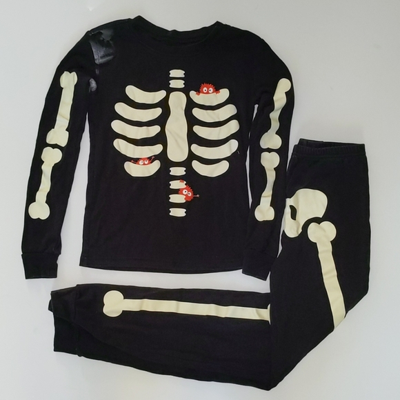 Gymboree Other - Gymboree glow-in-the-dark skeleton boys pajamas 10